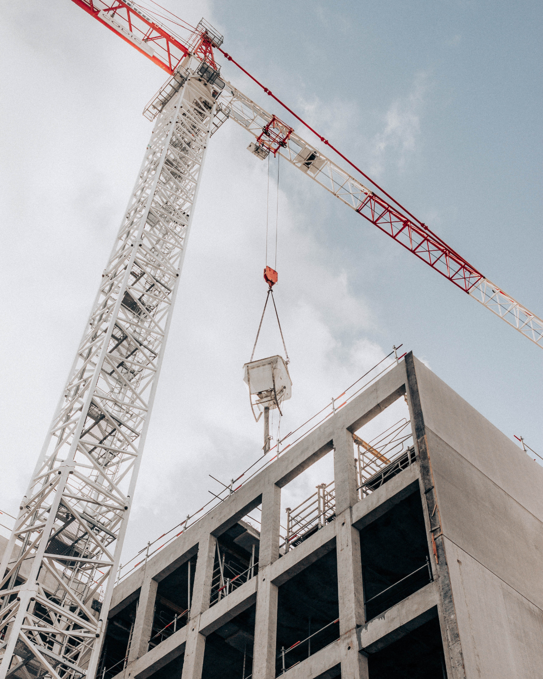 LOGER + La Ville poursuit la mise en place de mesures pour accélérer la réalisation de projets de logements hors marché avec sa nouvelle politique de cession d'immeubles