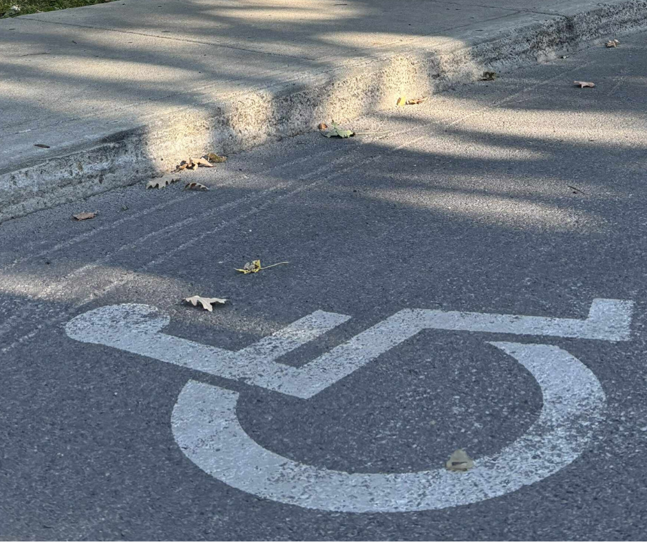 Montréal accessible - Luc Rabouin facilite le stationnement partout en ville pour les personnes handicapées et les aîné·es