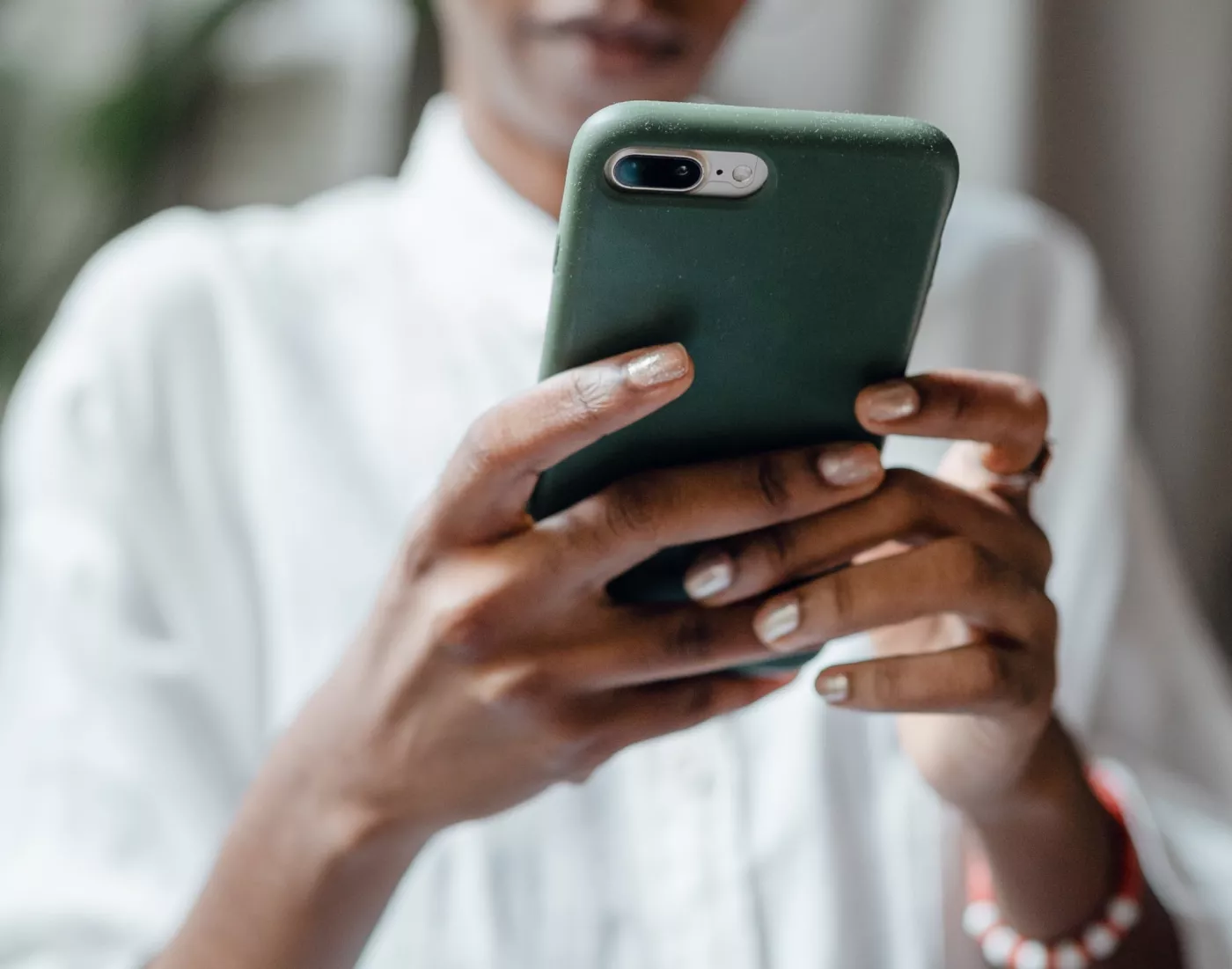 Prévention de la violence armée: Montréal annonce la création d'un service d'accompagnement téléphonique pour les familles